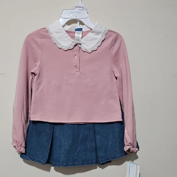 Draper James Adorable and Comfortable Set/Pink Top and Navy Skort for Girls - Picture 2 of 13